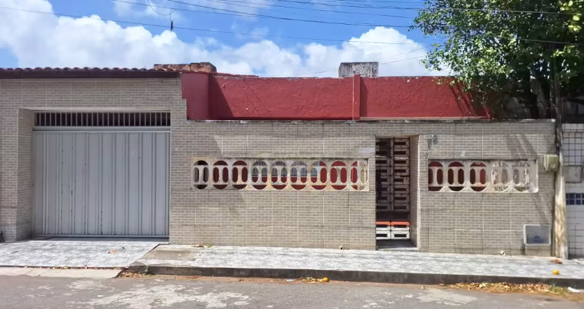 Casa com 3 quartos à venda na Rua Dezessete de Junho, 73, Floresta, Fortaleza