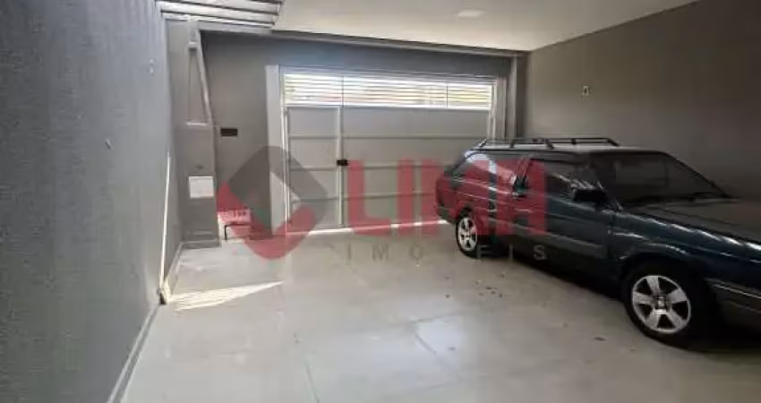 Linda casa á venda no Jardim Solange com 3 dormitórios sendo 01 suíte