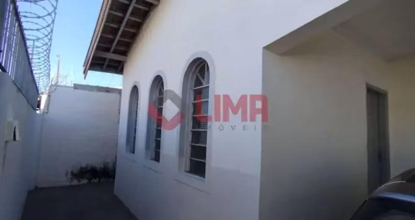 Ótima casa para locação ou venda com 3 dormitórios e 2 vagas de garagens na vila lemos