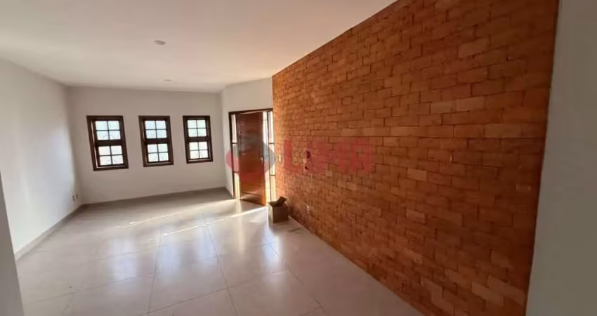 Linda residência para locação ou venda com 3 dormitórios, 1 suíte e 3 vagas de garagem no jardim contorno próximo ao seo espeto