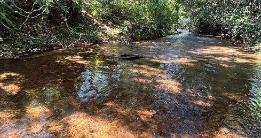 Chácara de 12 Ha com documentação - Com Rio - Região da Água Fria - Chapada dos Guimarães