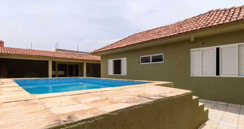 Casa térrea com 4 quartos próximo da UFMT - Comercial e Residencial - Bairro Jardim Petrópolis