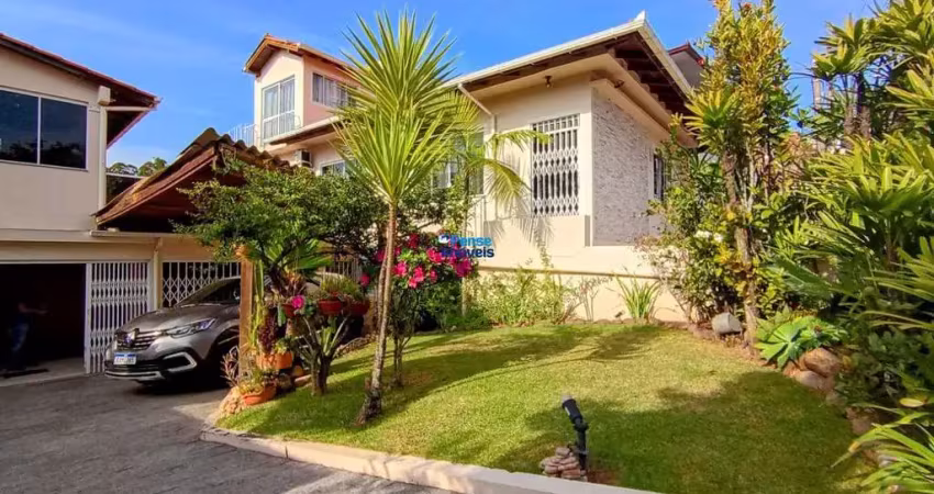 Casa com 4 quartos à venda na Rua Laécio Costa, 125, Trindade, Florianópolis