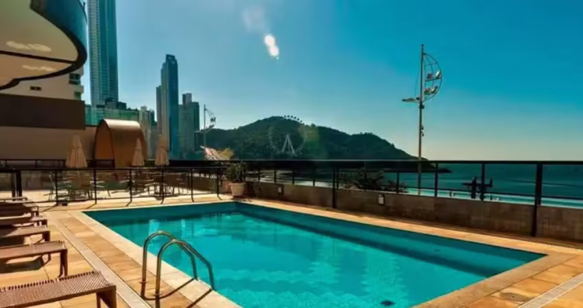 Predio frente mar com piscina aquecida, academia, 4 salões de festa.