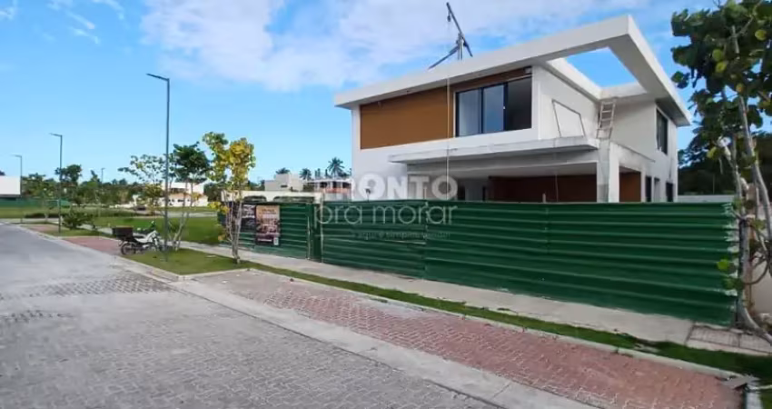 Casa de alto padrão em condomínio fechado moderna e completa no paiva!