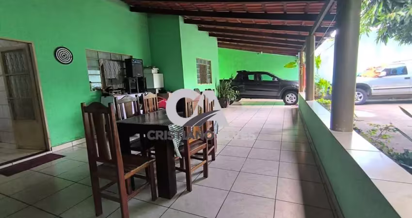 Casa sozinha no lote usada a venda 03 quartos, setor cidade vera cruz em goiânia, ótima localização, avenidas, supermercado,