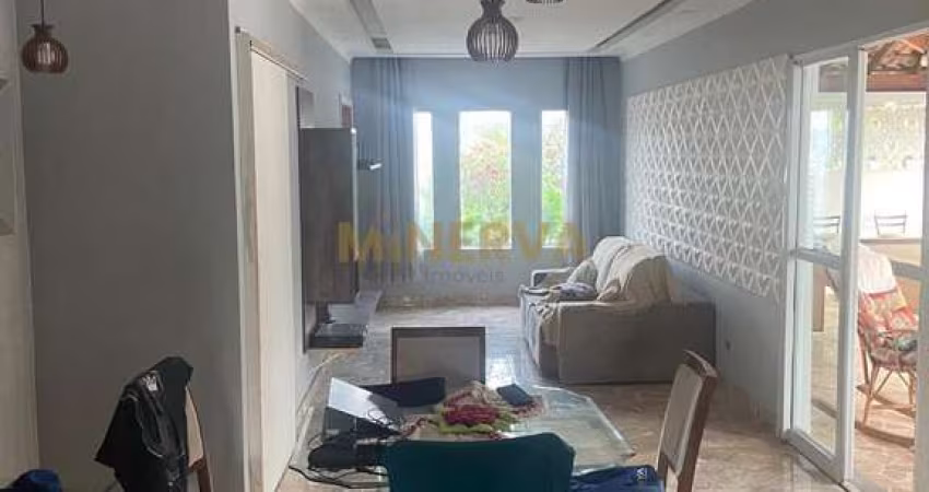 Sítio à Venda em Mairinque: 3 Dormitórios e 420m² por R$550k