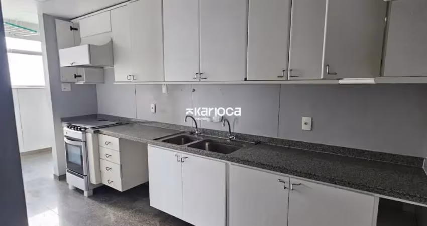 Apartamento para alugar com 149m², 4 quartos, 4 banheiros, 1 vaga de garagem.