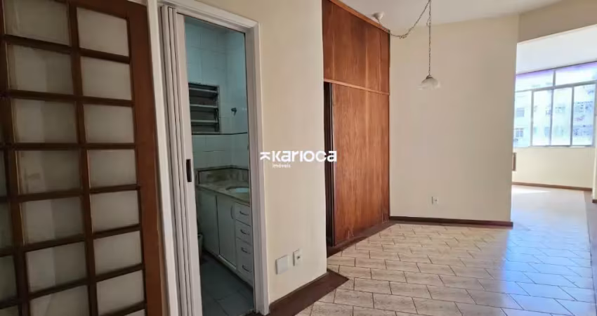 Apartamento para alugar com 65m², 2 quartos, 2 banheiros, 1 vaga de garagem.