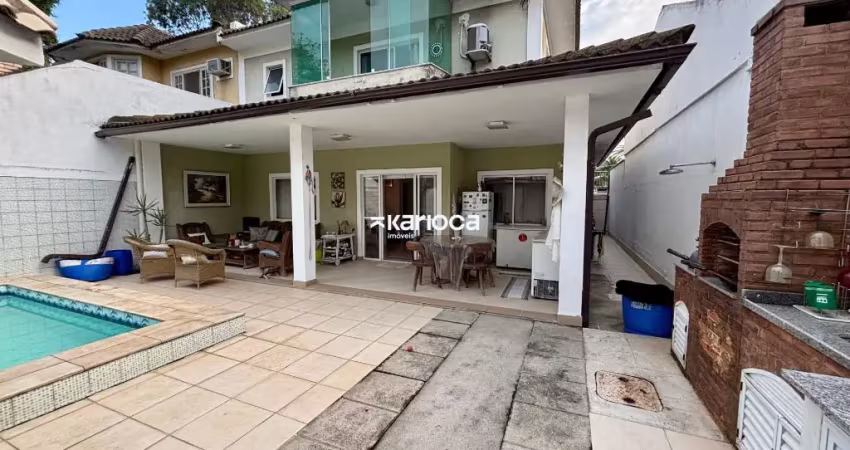 Casa para alugar com 200m², 4 quartos, 3 banheiros, 2 vagas de garagem.