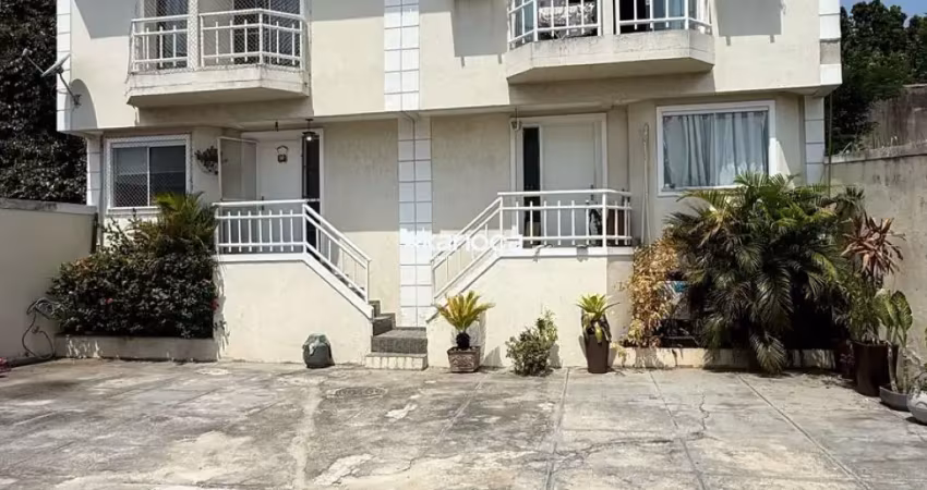 Casa para alugar com 135m², 3 quartos, 4 banheiros, 2 vagas de garagem.