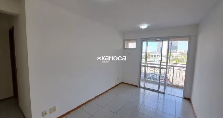 Apartamento para alugar com 90m², 3 quartos, 2 banheiros, 1 vaga de garagem.