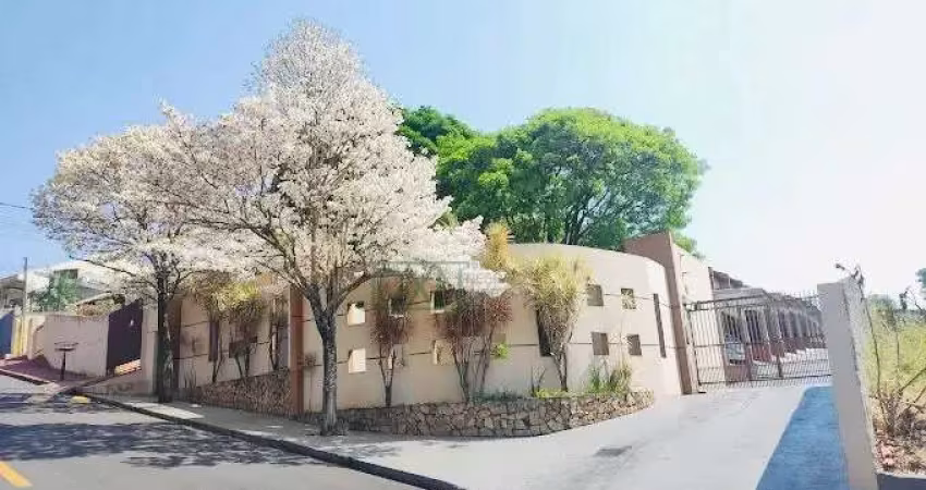 Sobrado Geminado no Condomínio Residencial José da Costa em Cambé