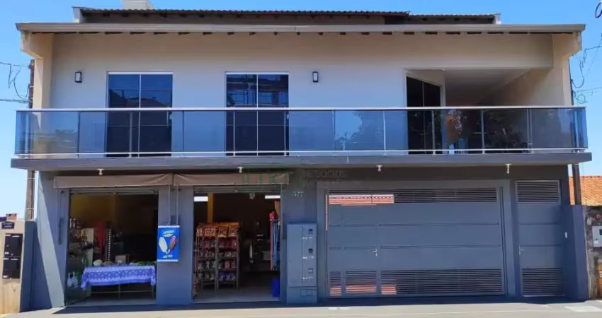 Sobrado com area comercial e dependencia nos fundos em cambé