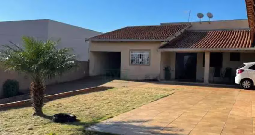 CASA DE ESQUINA COM 2 QUARTOS E 1 SUITE EM CAMBÉ