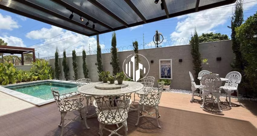 Casa de 239m2 com 4 Suítes + Piscina Privativa, Em Condomínio Fechado