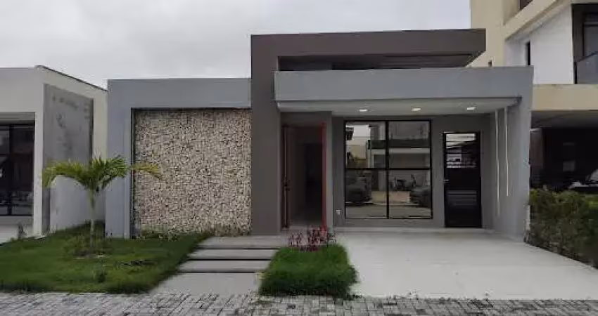 Casa de 120m2 com 3 quartos + piscina privativa, em condomínio fechado