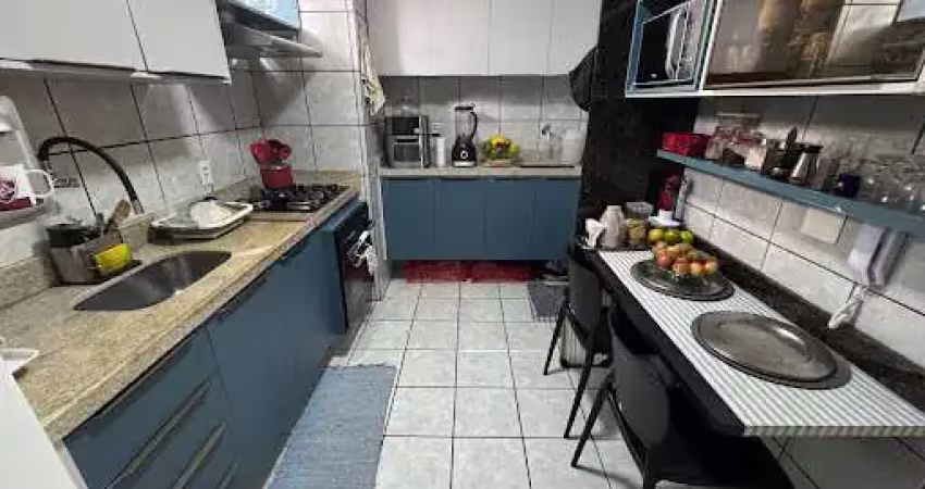 Amplo apartamento com 02 quartos à 150m do mar de cabo branco