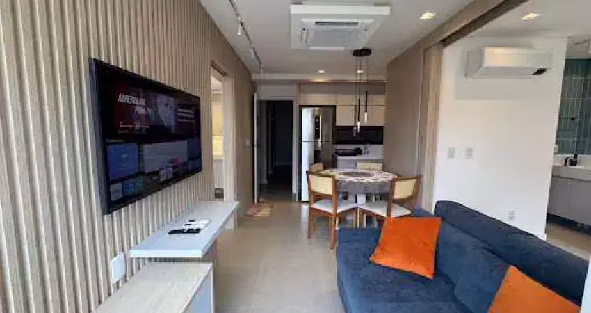Apartamento pé na areia com 2 suítes todo mobiliado e projetado
