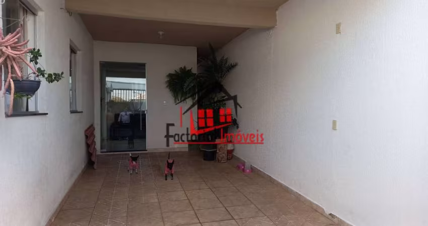 CASA COM ENTRADA INDIVIDUALCOM DOIS APARTAMENTOS