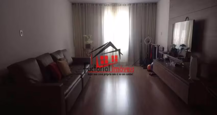 Casa com 3 quartos à venda na Rua Maria da Silveira, Glória, Belo Horizonte