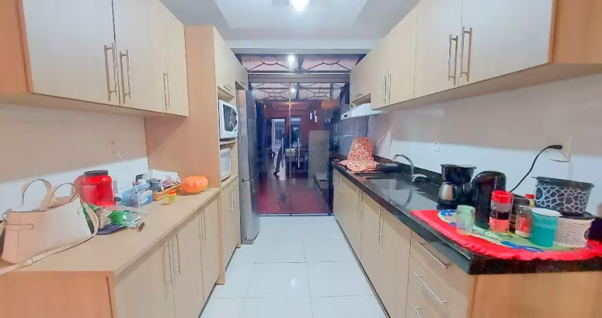 Cancelli (cond. fechado) 1 suíte, 2 quartos, sala, cozinha, bwc, quintal pequeno, espaço gourmet, 2 vagas