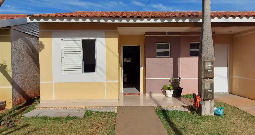Casa toda reformada de 1 suíte, 2 quartos sala e cozinha conjugada, a/serv, churrasqueira