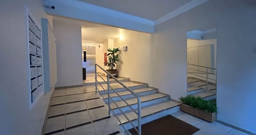 Amplo apartamento de 2 dormitórios  com suíte no Centro de Itajai