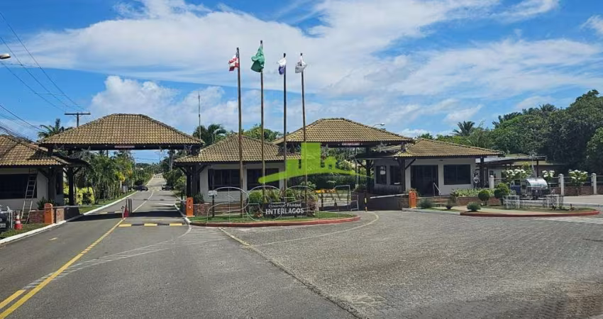 Condomínio INTERLAGOS | Casa com 345m² num Terreno de 1.320m² | 2 Casas prontas para moradia | Área verde | Piscina | Próxima à praia