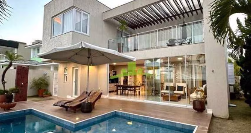 Casa de Luxo em Alphaville Litoral Norte 1 | 4 Suítes | 306m² | Piscina Privativa | Energia Solar | R$ 2.540.000