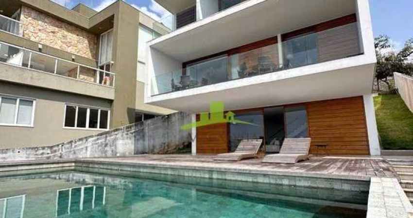 Casa de Luxo à Venda no Alphaville Salvador 2, 4 Suítes, 398m², Alto Padrão, Piscina, Automação, Nascente. Elegância, Sofisticação e Conforto!
