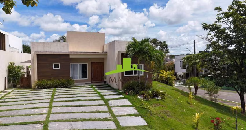 Casa Térrea à Venda no Alphaville Litoral Norte 2, 205m², 4 Quartos, Suíte com Closet, Piscina com Deck, Terreno de Esquina, Energia Solar. Camaçari