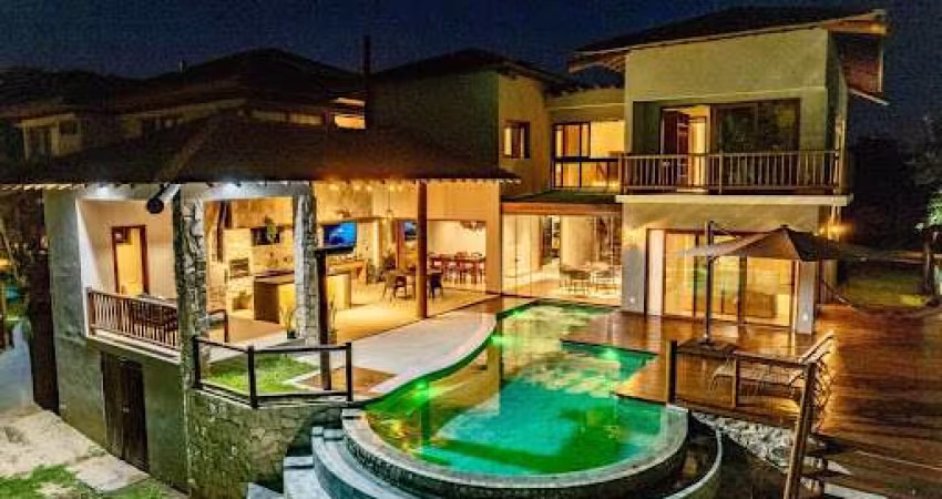PRAIA BELLA. Casa de Luxo à Venda em Praia do Forte, 409m², 5 Suítes, Piscina com Hidromassagem. Espaço Gourmet, Acesso Privativo à Praia. Alto Padrão