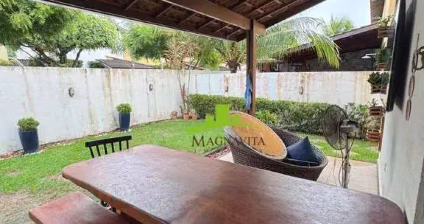 Vilas do Atlântico. Casa à venda 4 quartos (3 suítes), 250m², reformada, armários planejados. Espaço Gourmet. Área verde Jardim. Lauro de Freitas