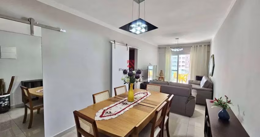 Apartamento mobiliado 2 dorm 1 suíte com sacada gourmet no canto do forte
