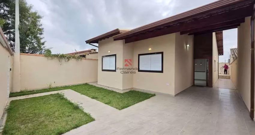 Casa com piscina e espaço gourmet lado praia em itanhaém – 3 dorms 1 suíte