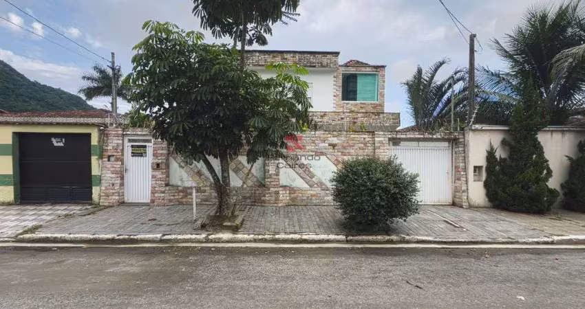 Casa de alto padrão com 4 dormitórios no canto do forte – praia grande