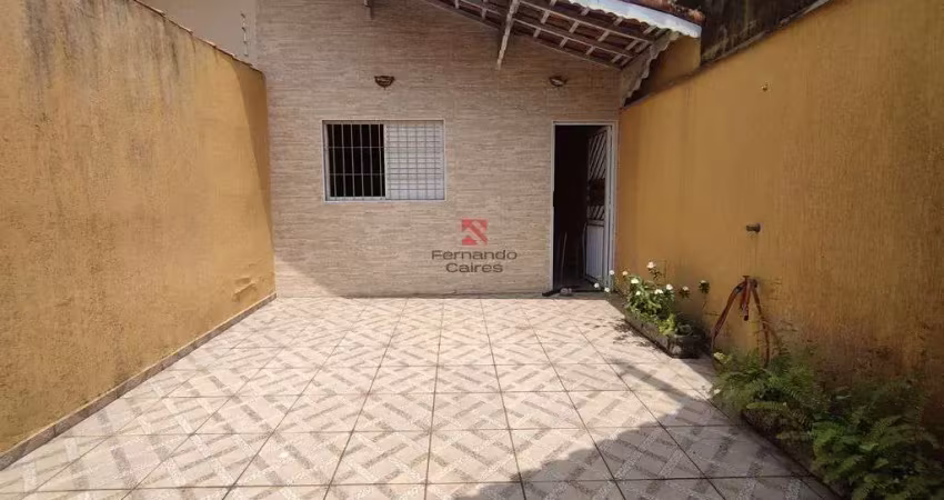 Ampla casa com edícula e quintal - oportunidade próxima à praia no bairro mirim