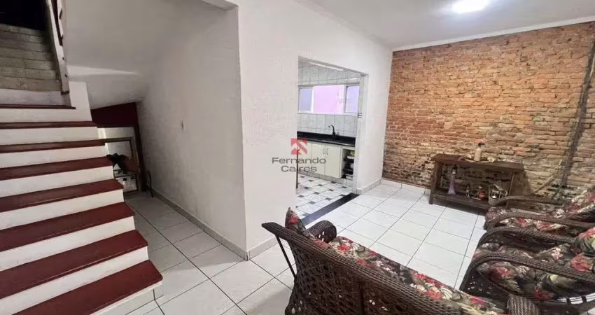 Sobrado 3 dormitórios e quintal amplo – próximo à costa machado, praia grande