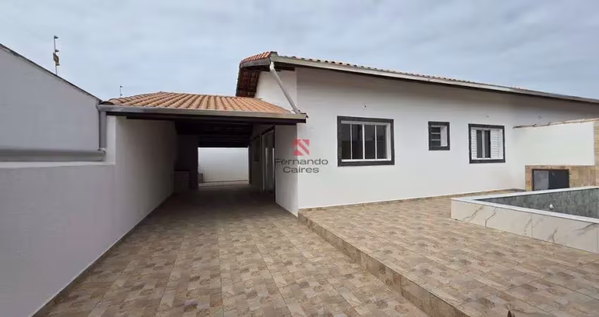 Casa em itanhaém com piscina e amplo quintal - bairro califórnia