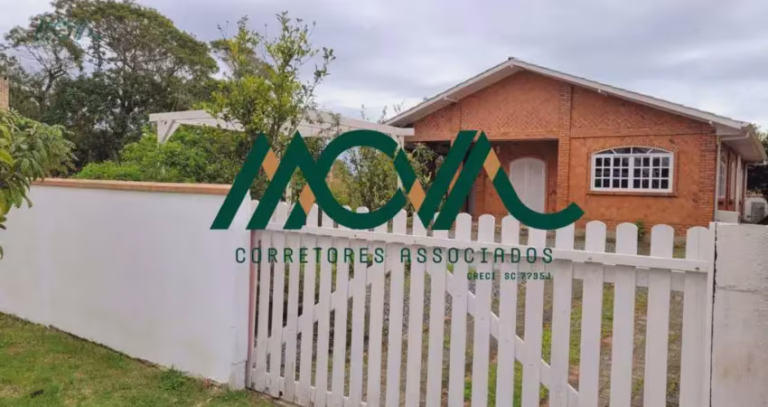 Casa à Venda em Itapoá - 3 Quartos, 100m da Praia, Oportunidade Imperdível!
