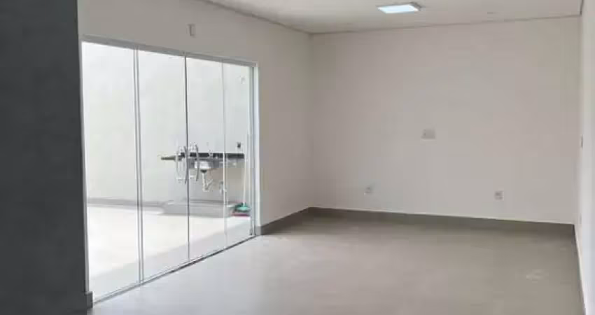 Casa nova com 2 quartos com 1 suíte