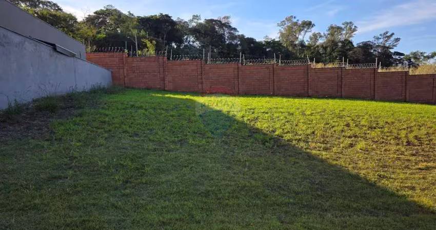 'terreno de 300m² em condomínio fechado com total segurança e tranquilidade'