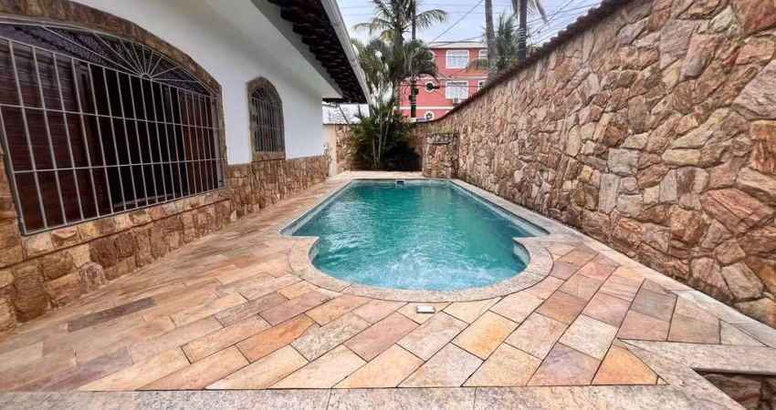 Casa Isolada no Caiçara – Tranquilidade e Conforto a 200 Metros da Praia!!!