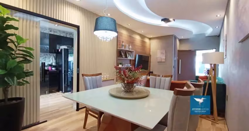 Casa plana de alto padrão totalmente projetada em rua pública na região central do eusébio, 03 suítes, closet, 180m2, amplo lote, deck e piscina privativos, 04 vagas (porteira fechada)