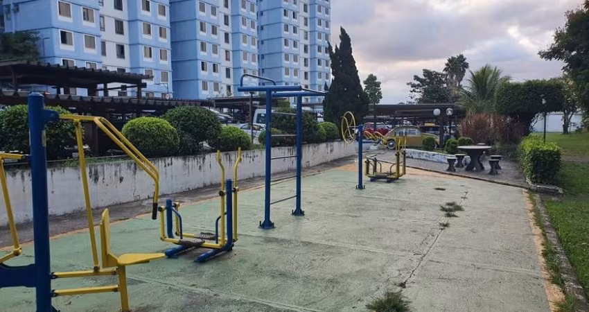 Apartamento com 02 dormitórios no  Condomínio Floresta Azul