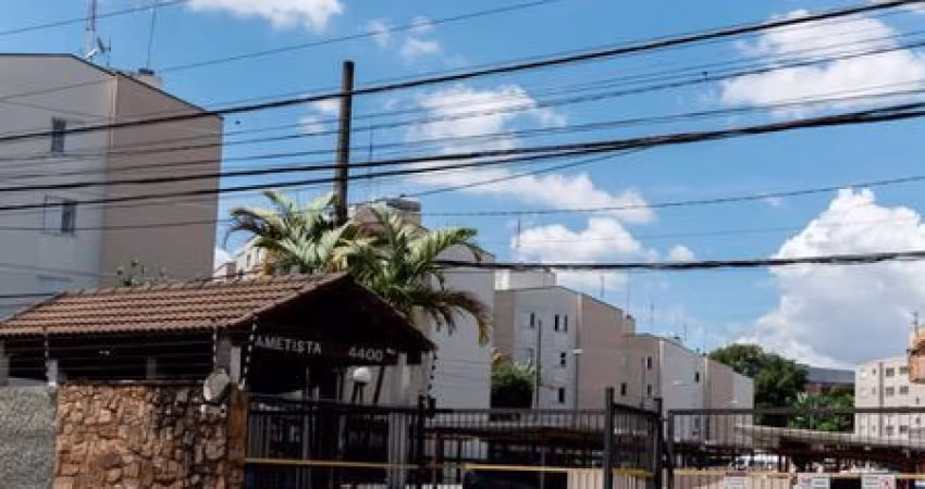 Apartamento com 02 dormitórios e vaga de garagem