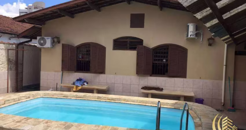 Casa 5 dormitorios com 3 suites à venda, Centro, Taubaté.