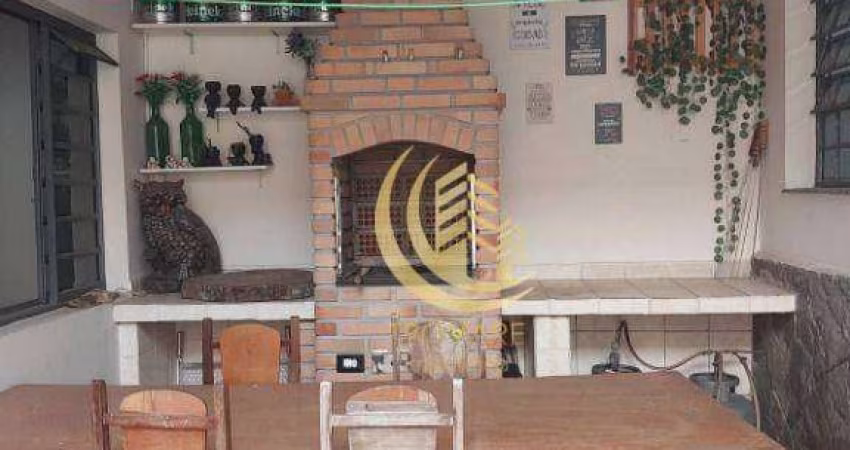 Sobrado com 4 dormitórios à venda, 311 m² por R$ 870.000,00 - Vila São Geraldo - Taubaté/SP
