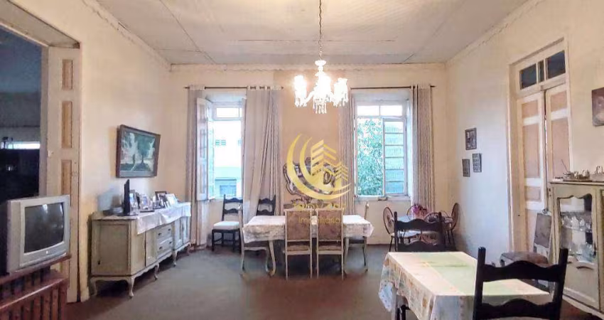 Sobrado colonial com 9 dormitórios à venda, 719 m² por R$ 3.900.000 - Centro - Taubaté/SP